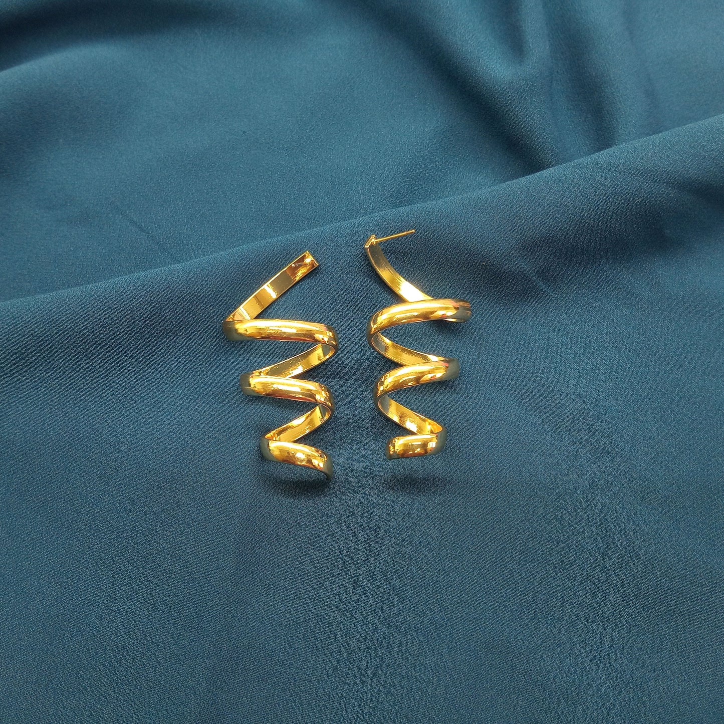 New gold long twisted rope circle earring