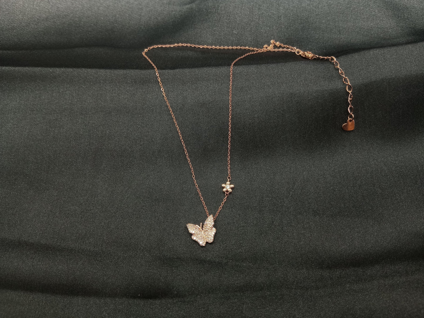 Simple Butterfly Style Pedant Necklace