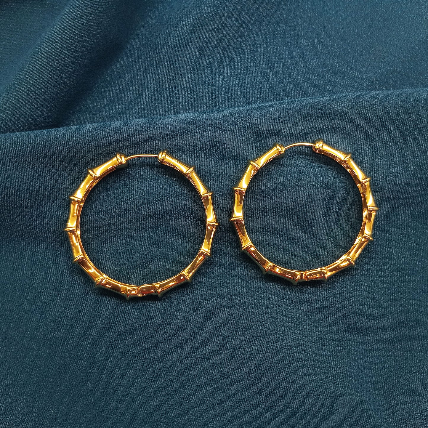 Zikzak design big golden hoops