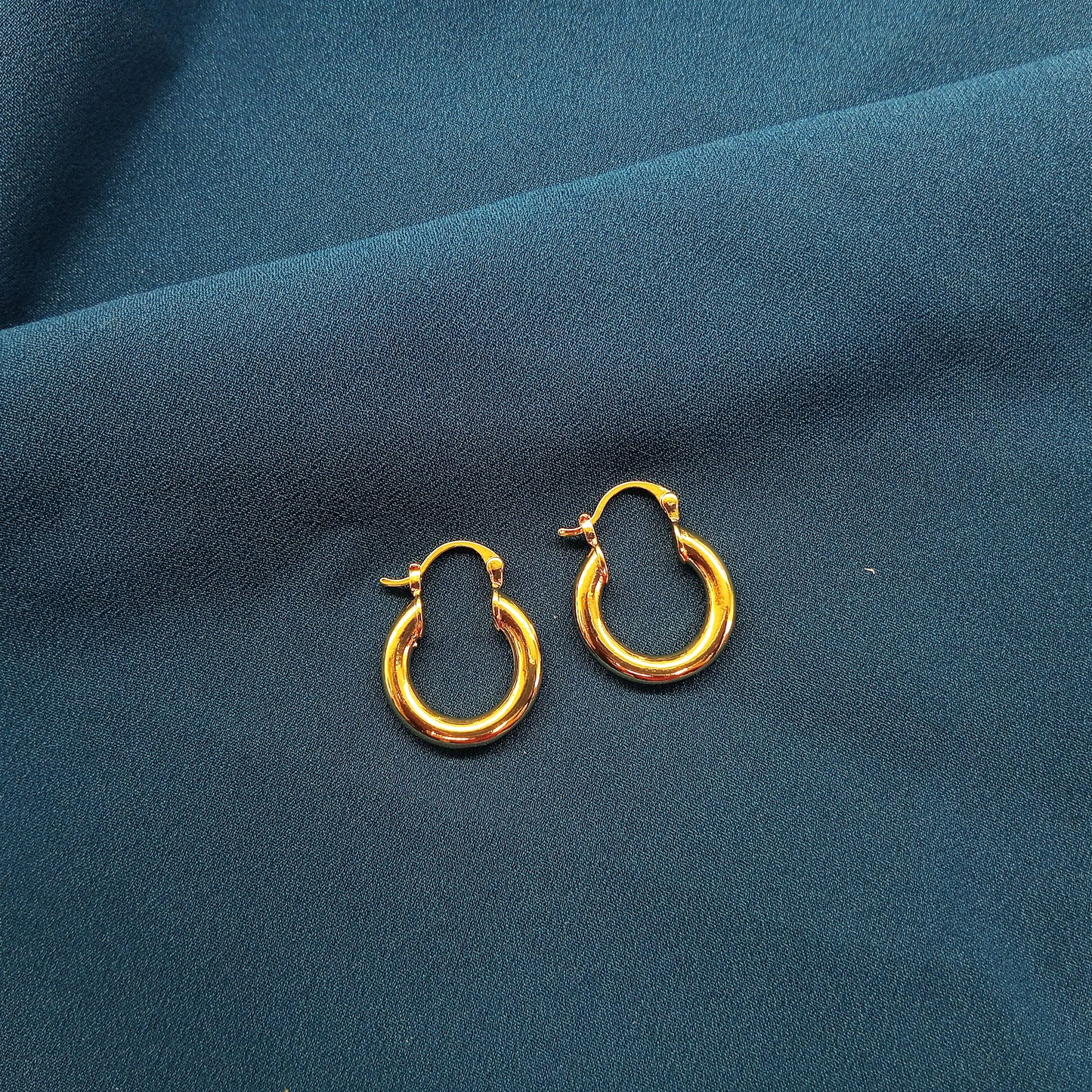 Light weight Small simple hoops