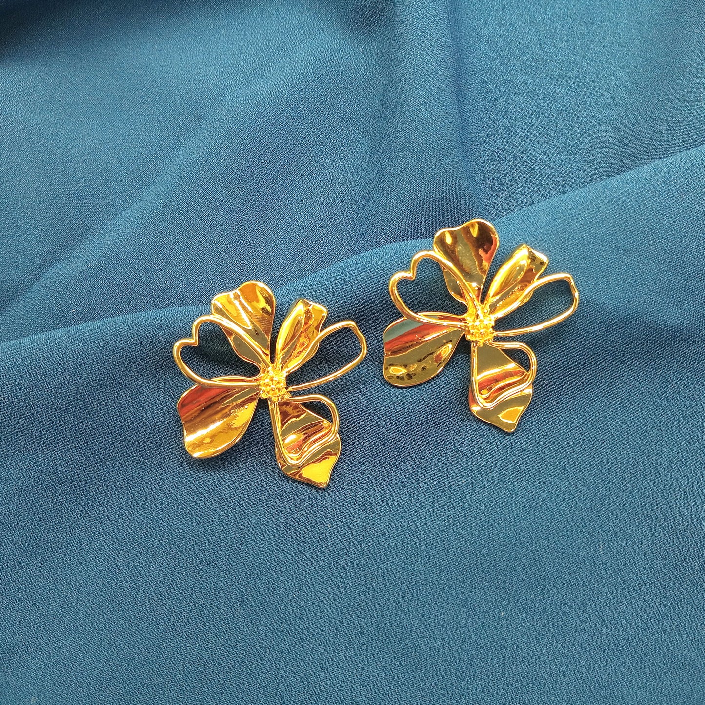 18k gold plated flower stud earring