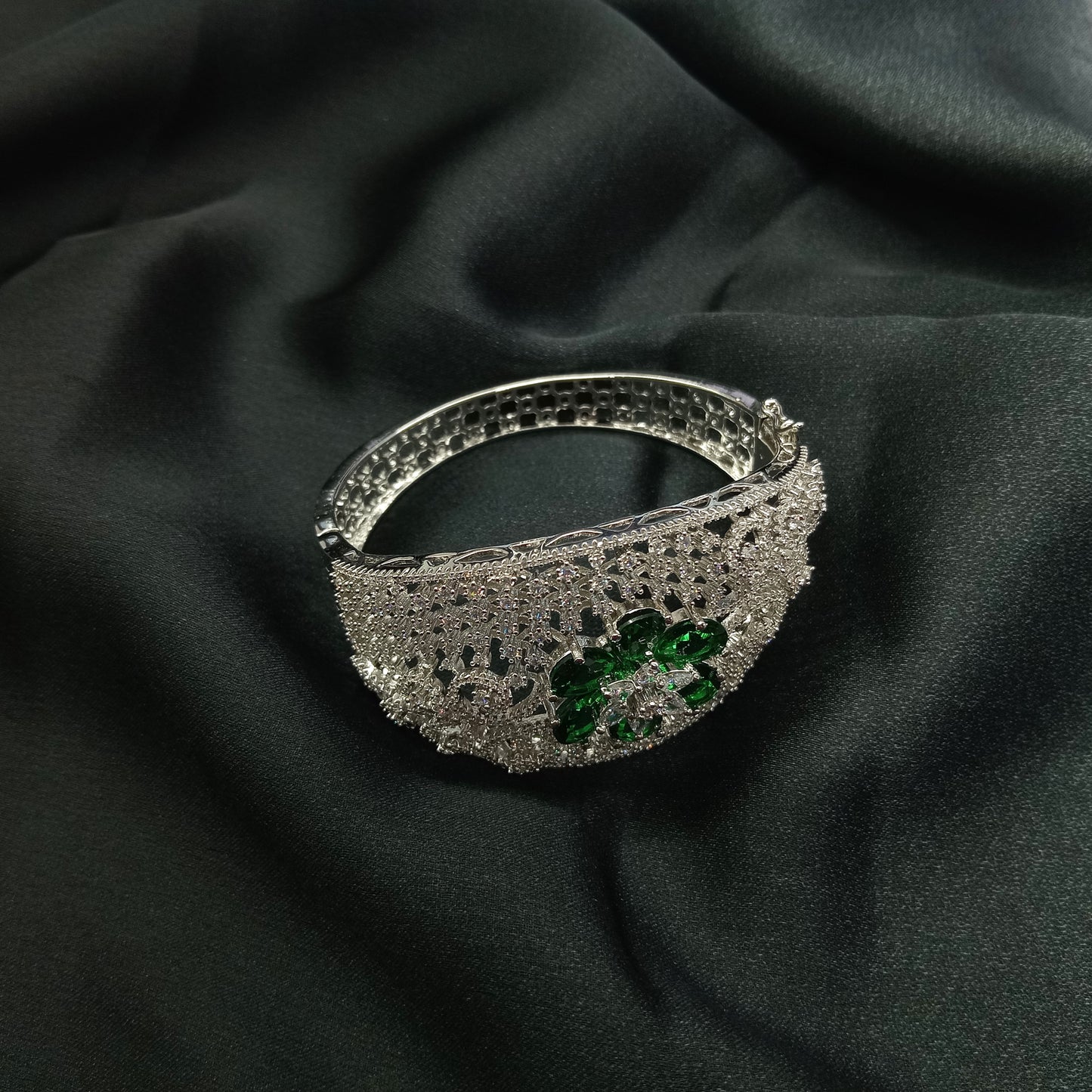 Silver crystal flower layered diamond plum tennis chain alloy bracelet for diamonds
