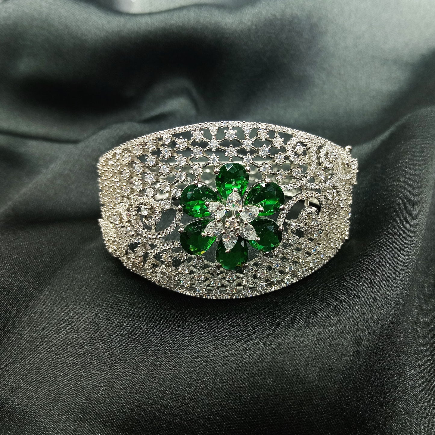 Silver crystal flower layered diamond plum tennis chain alloy bracelet for diamonds