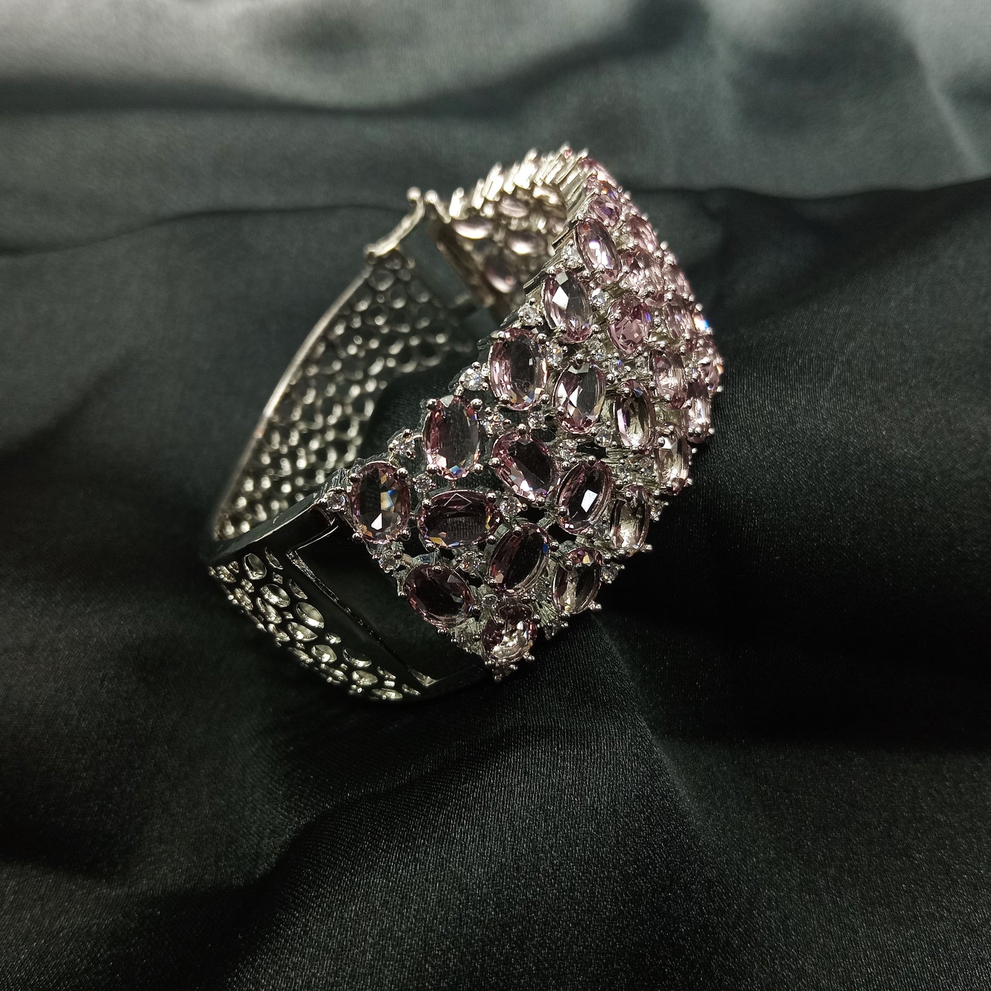 Rashionable new style pink zirconia diamonds bangles for women