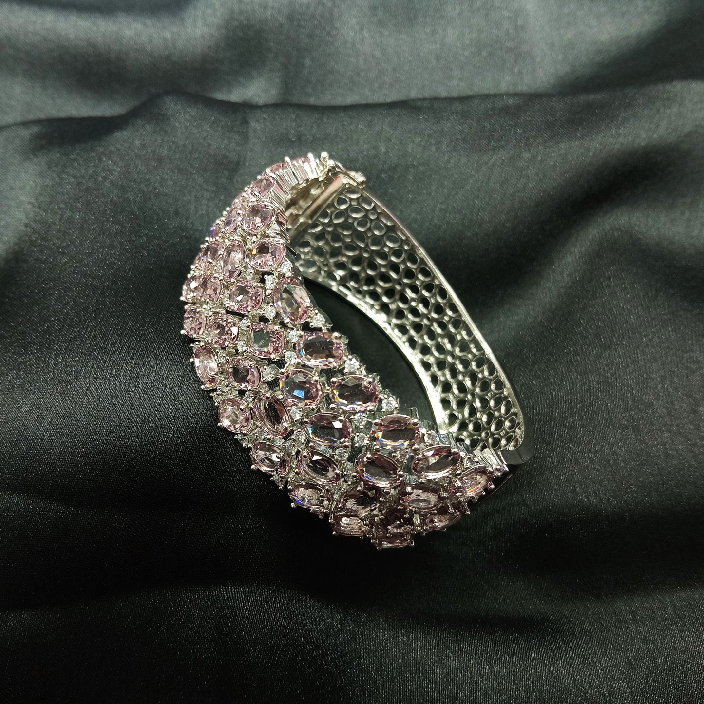 Rashionable new style pink zirconia diamonds bangles for women