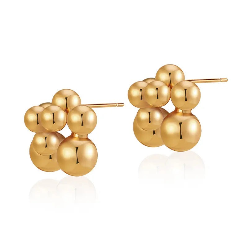Cute flower design stud earring for women