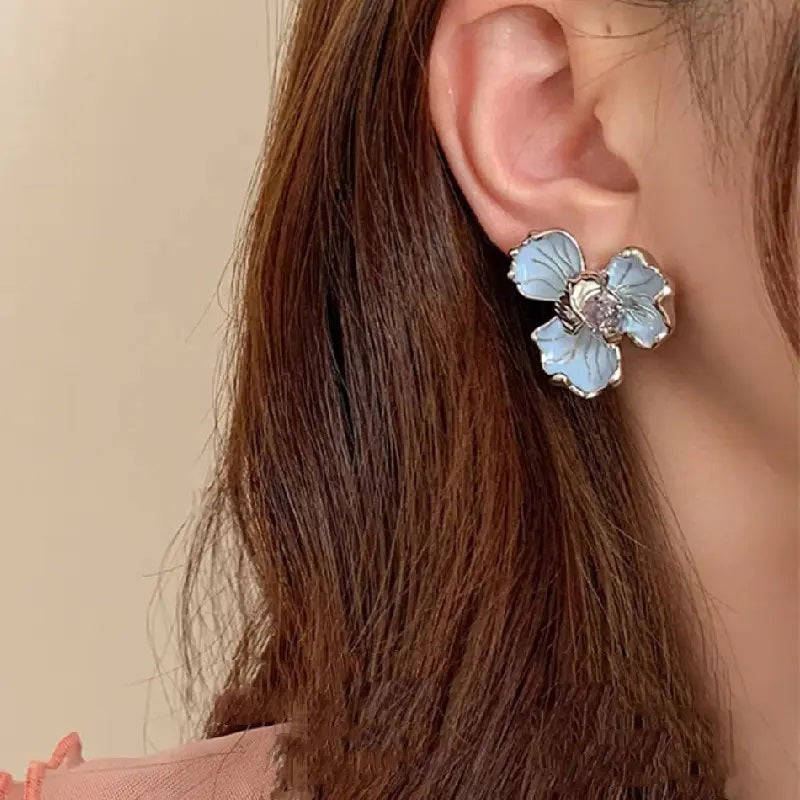 Blue sweet flower stud earring