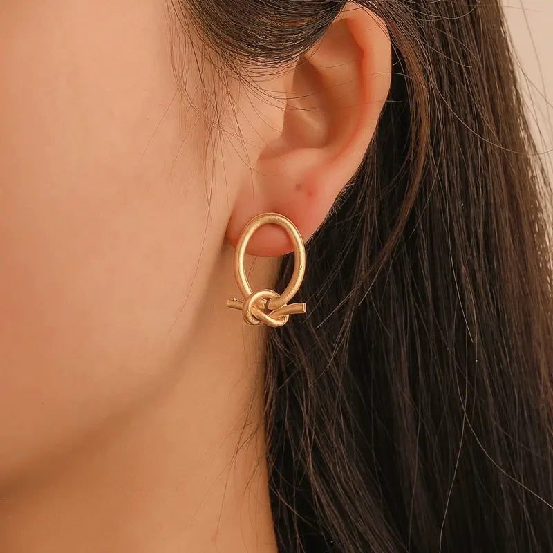Mini bow khotted earring