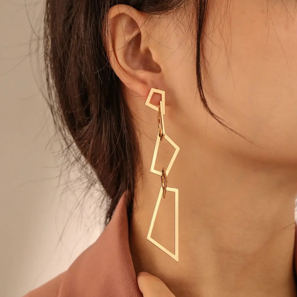 Long hanging chain earring
