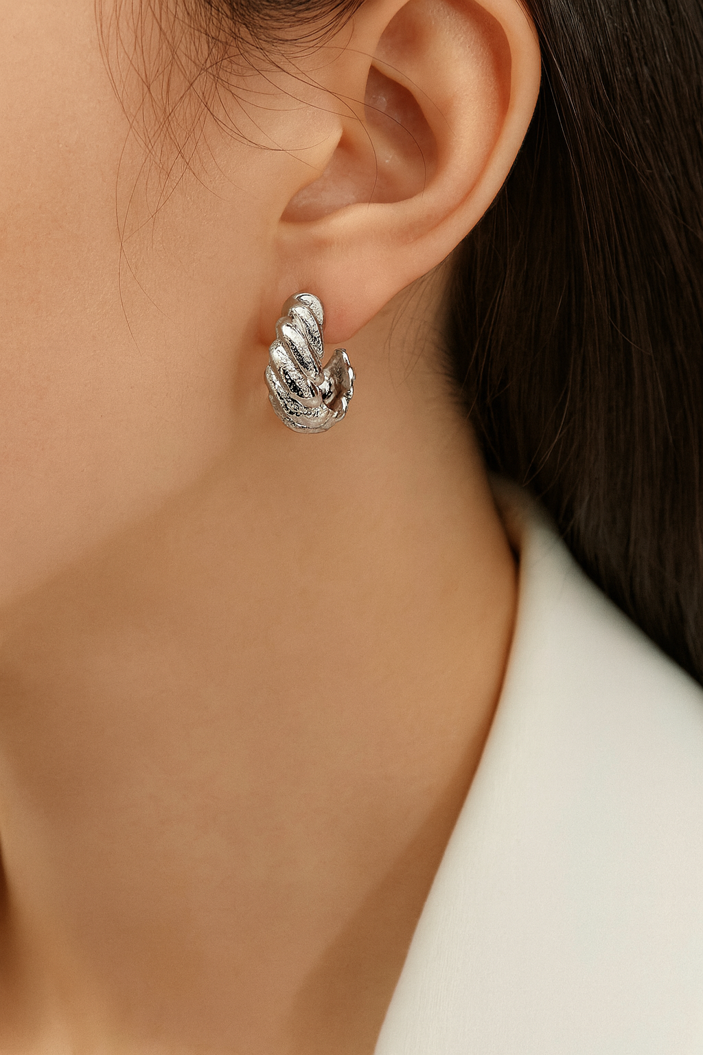 Silver medium stud earring