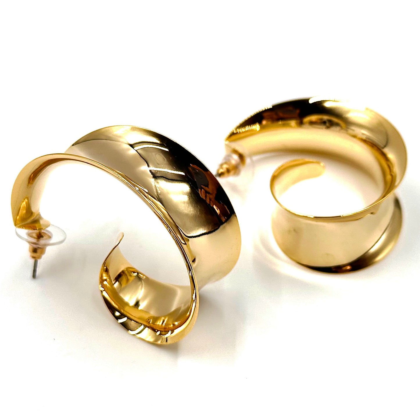Chunky gold-plated cuff earring