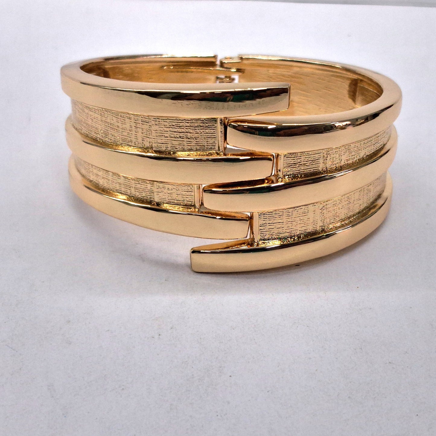 Fashion style golden kada bracelets for girls
