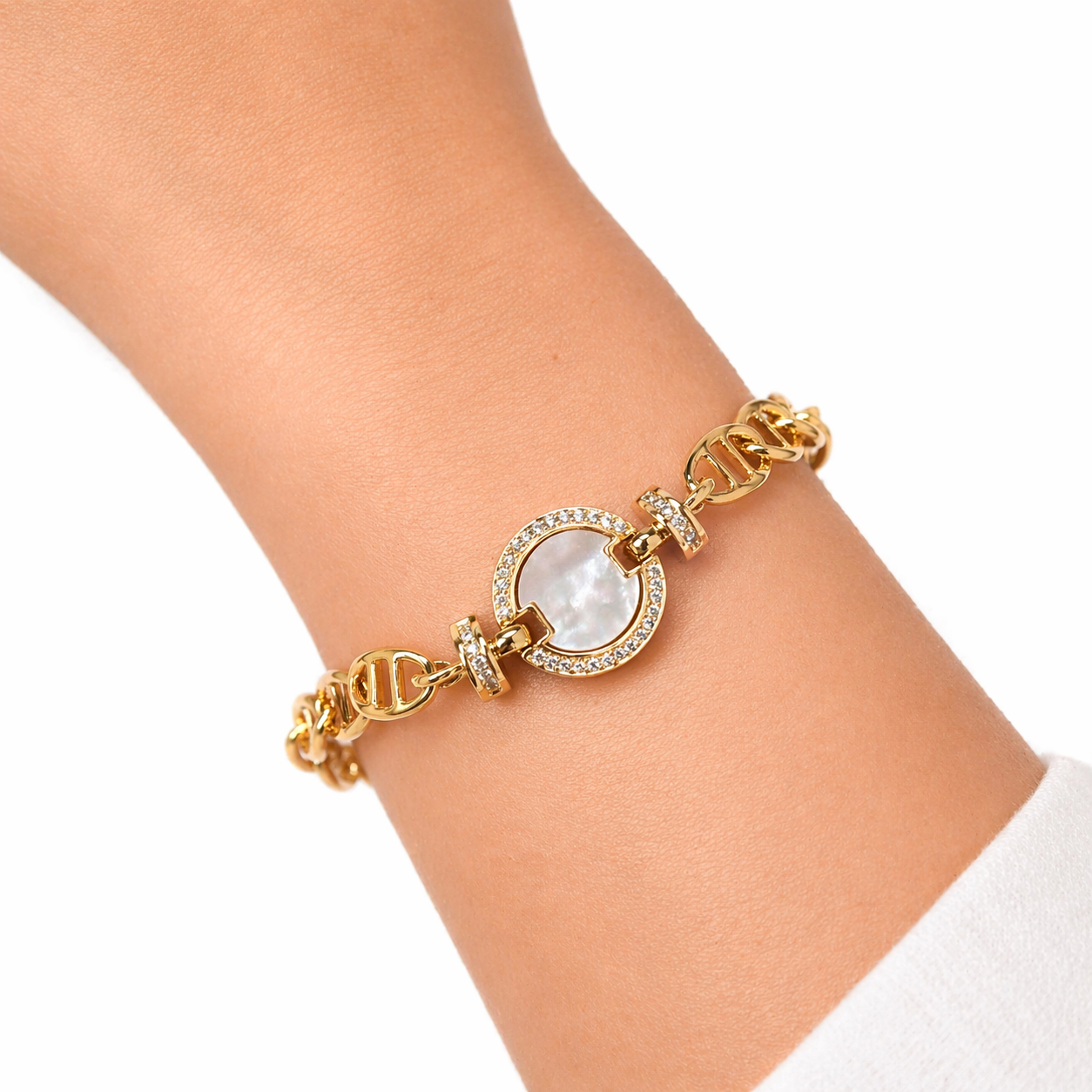 Charming cubic with mother of pearl design bracelets
