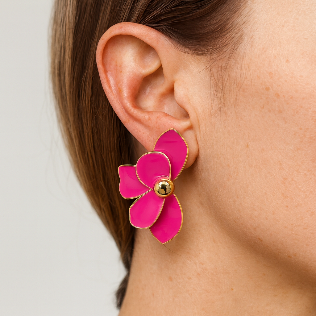 Stunning lotus flower golden stud earring