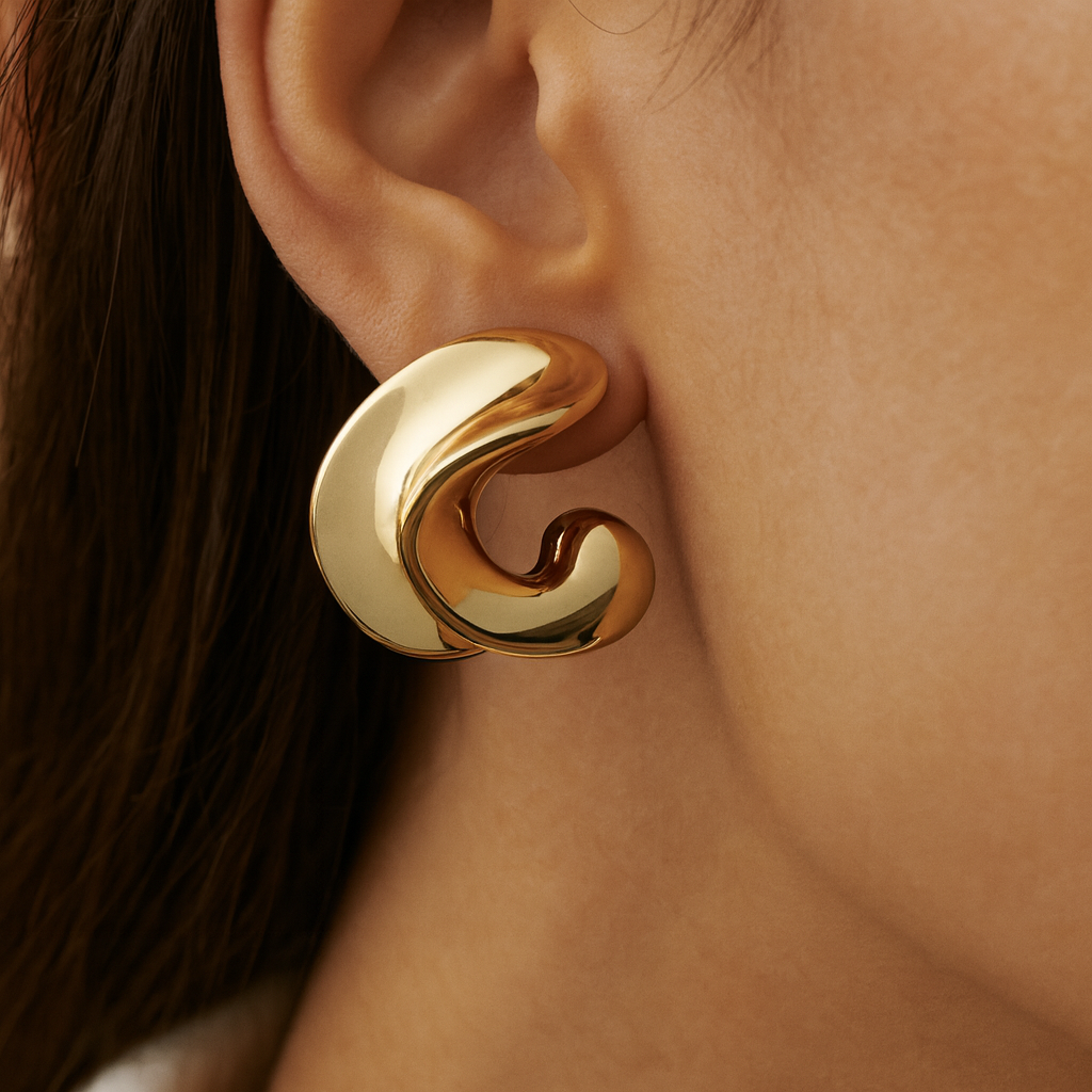 Classy golden curve style stud earring
