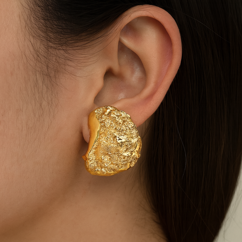 Lava style d shape golden stud earring