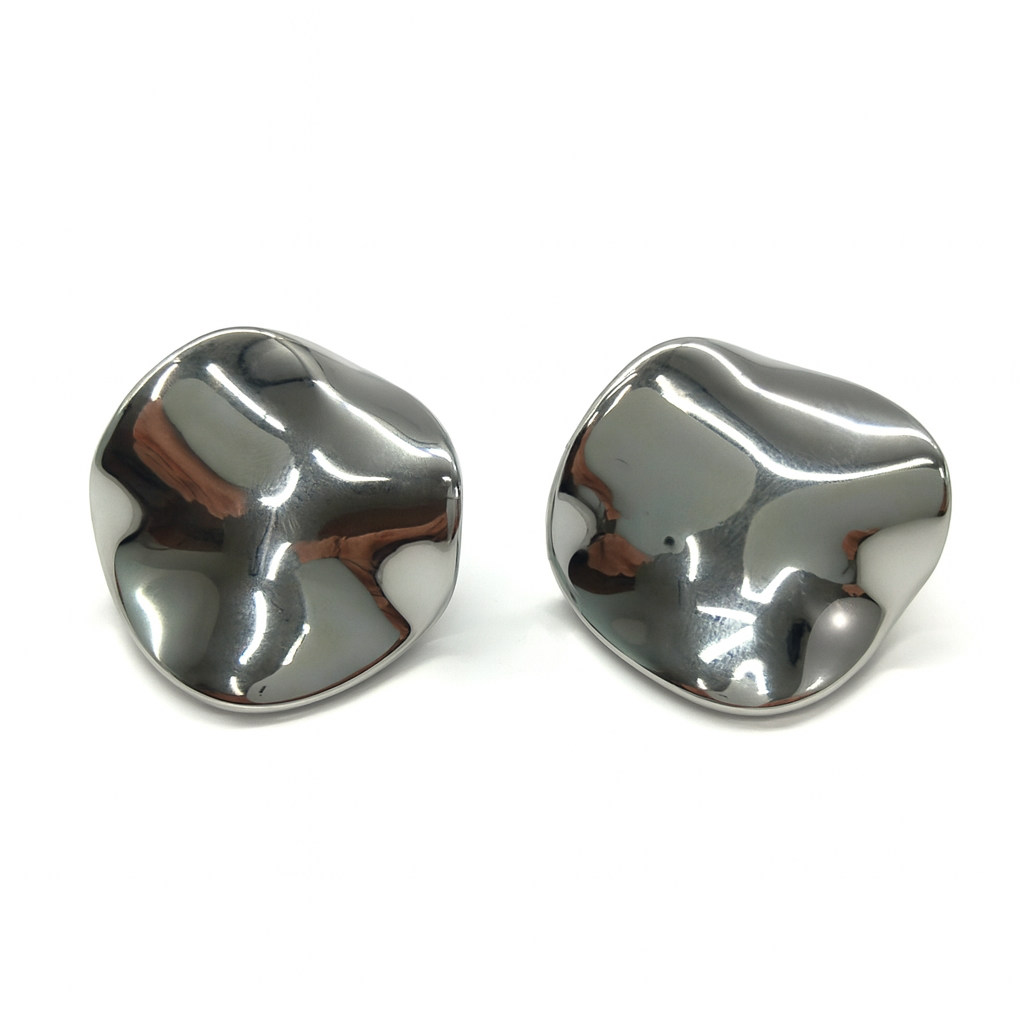 Wave style silver stud earring