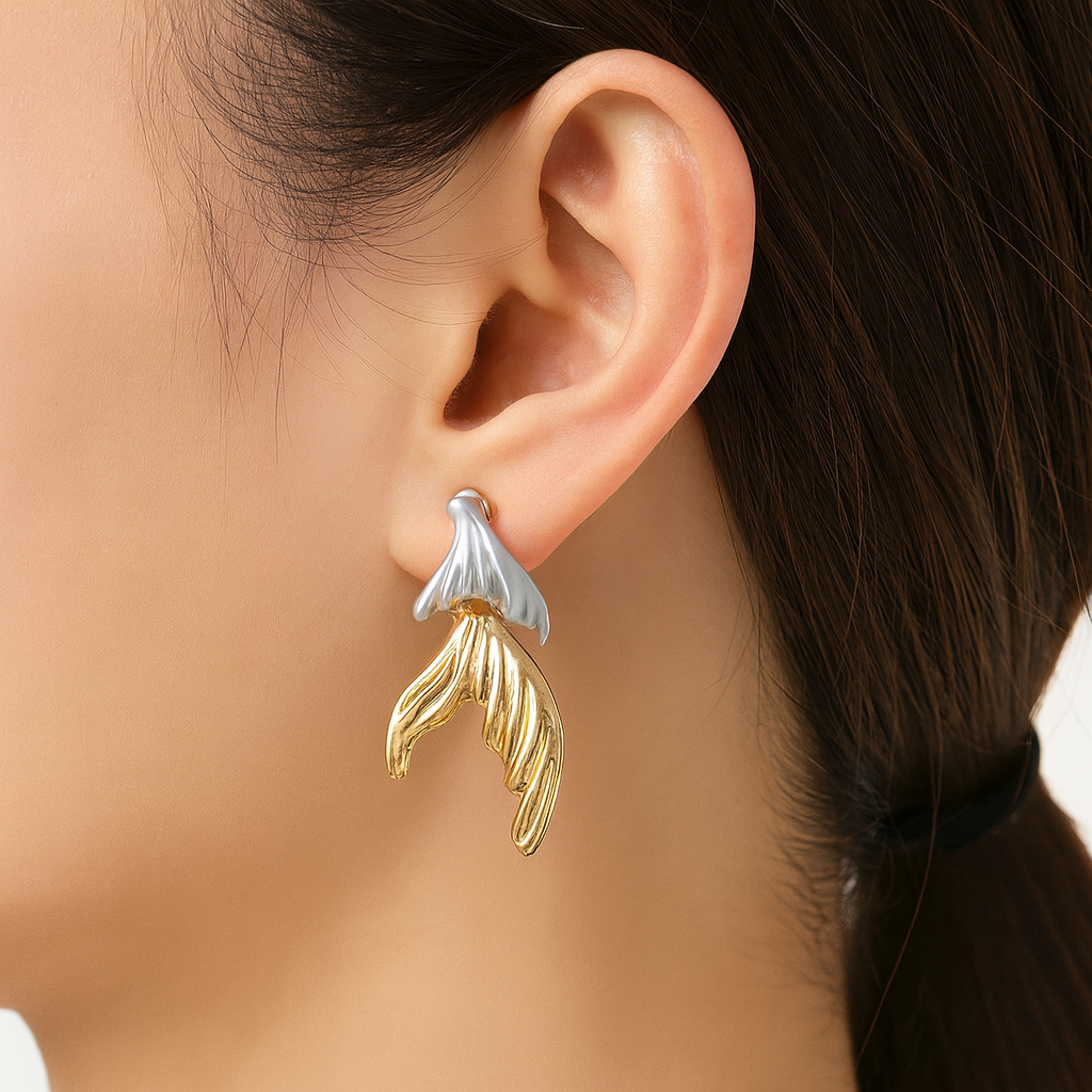 Tail style dual lock silver stud earring
