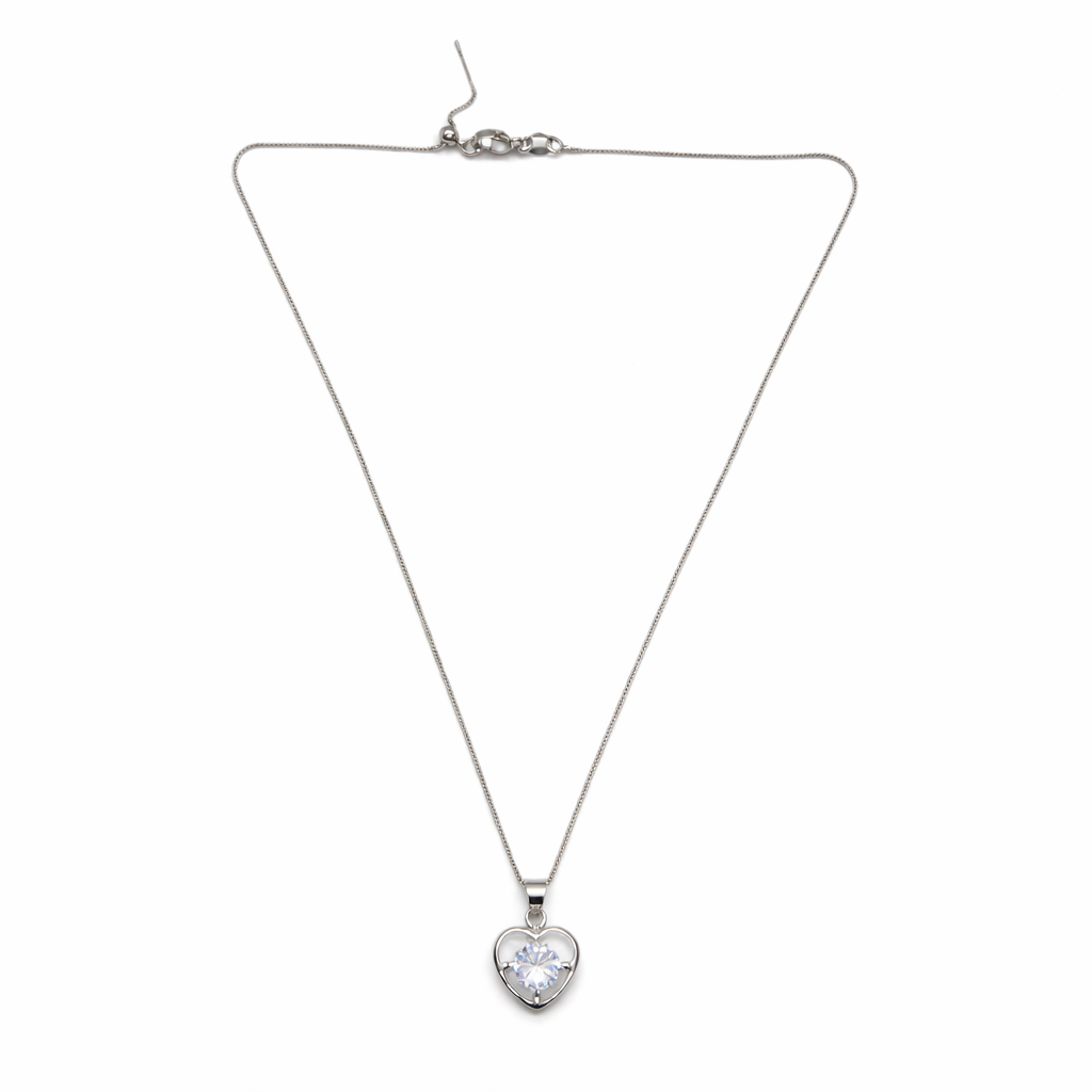 Sweet small heart design pendent with chain necklace