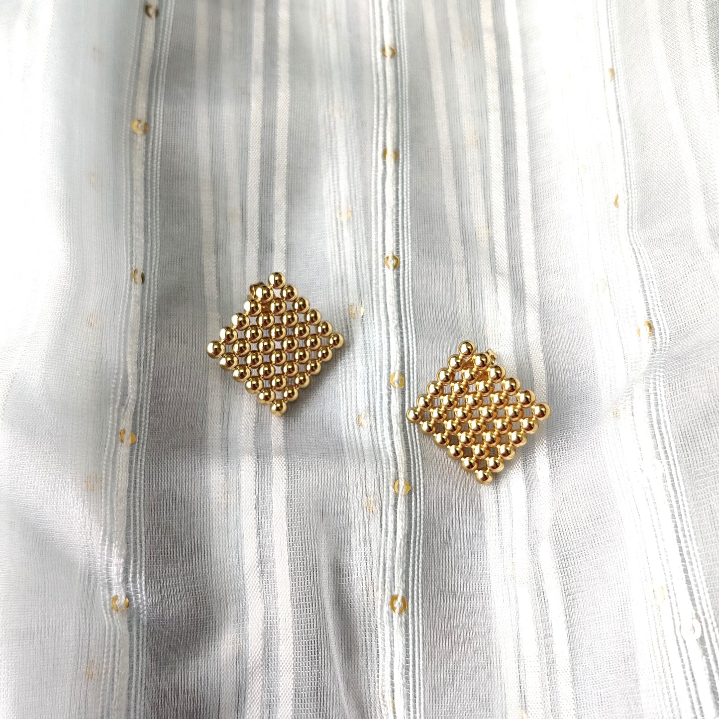Many gold beads squear stud earring online