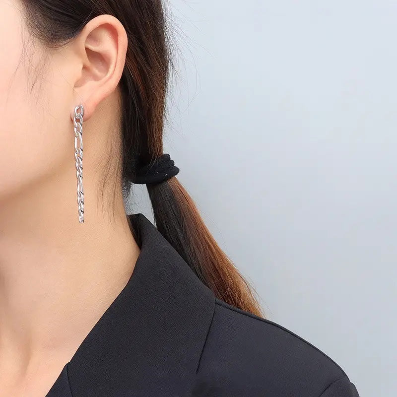 Silver chain design earring