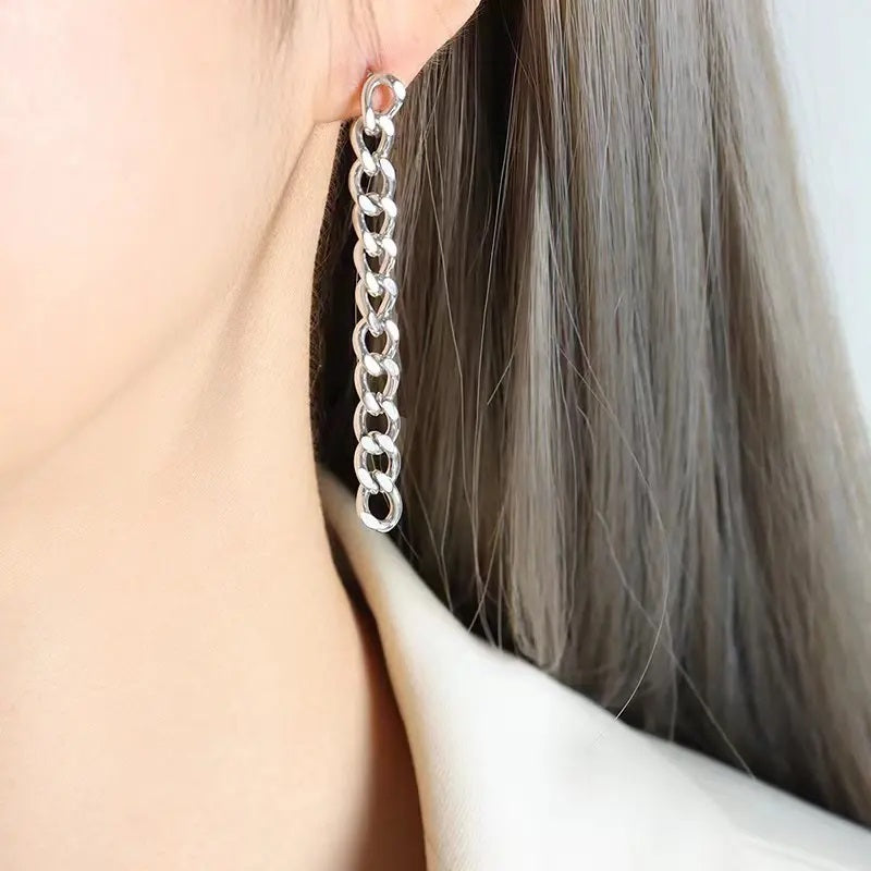 Silver chain design earring