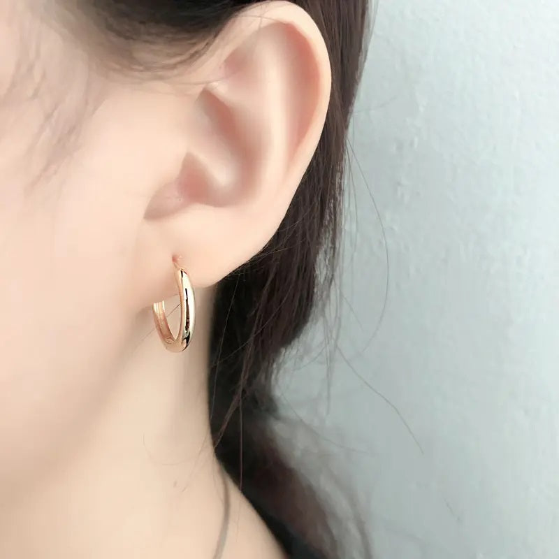 Round hoop earring