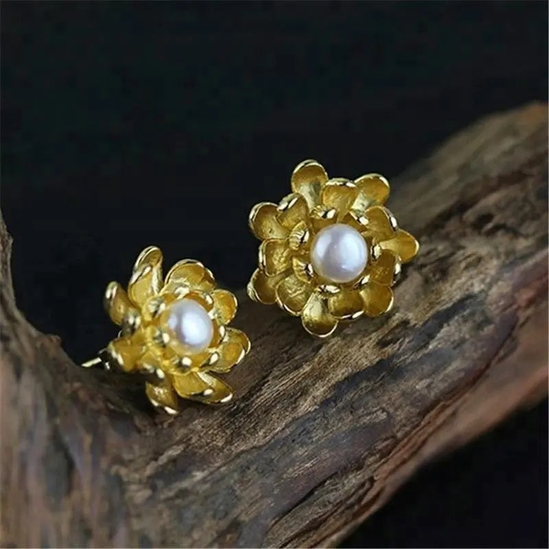 Lotus flower stud earring with pearl