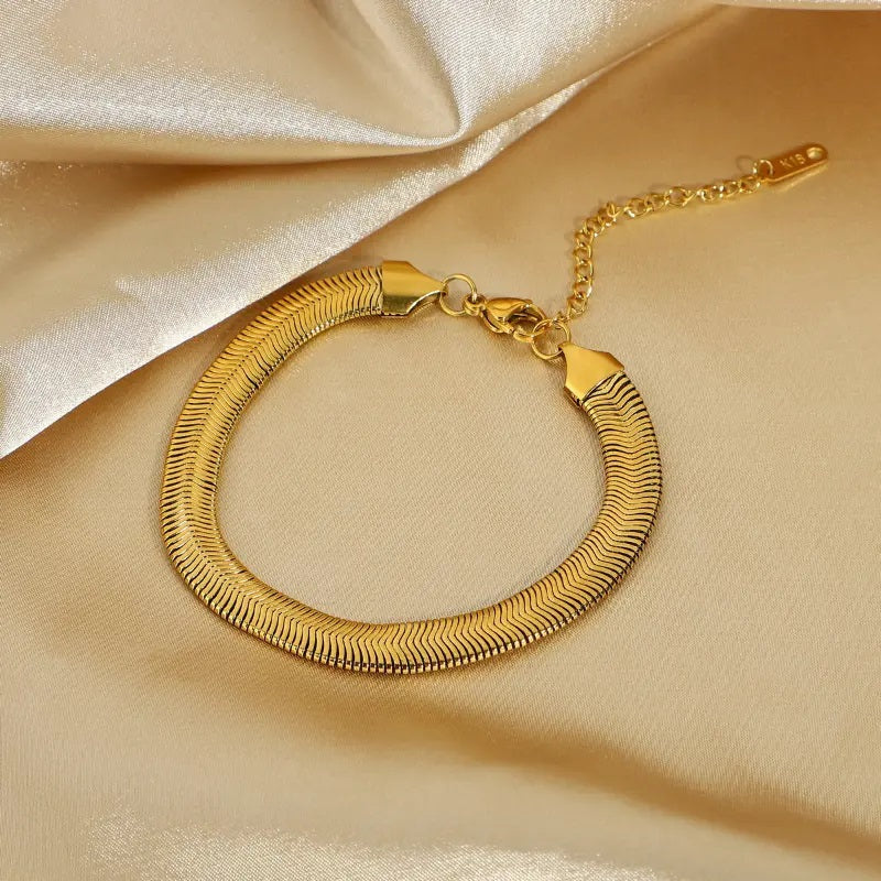 Gold plated adjustable bracelet for women