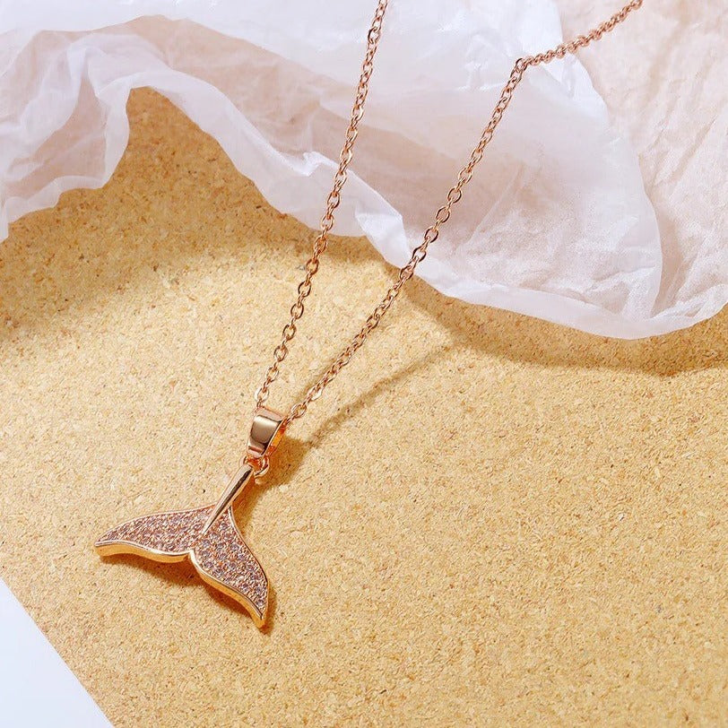 Creastal bird desing pendant necklace