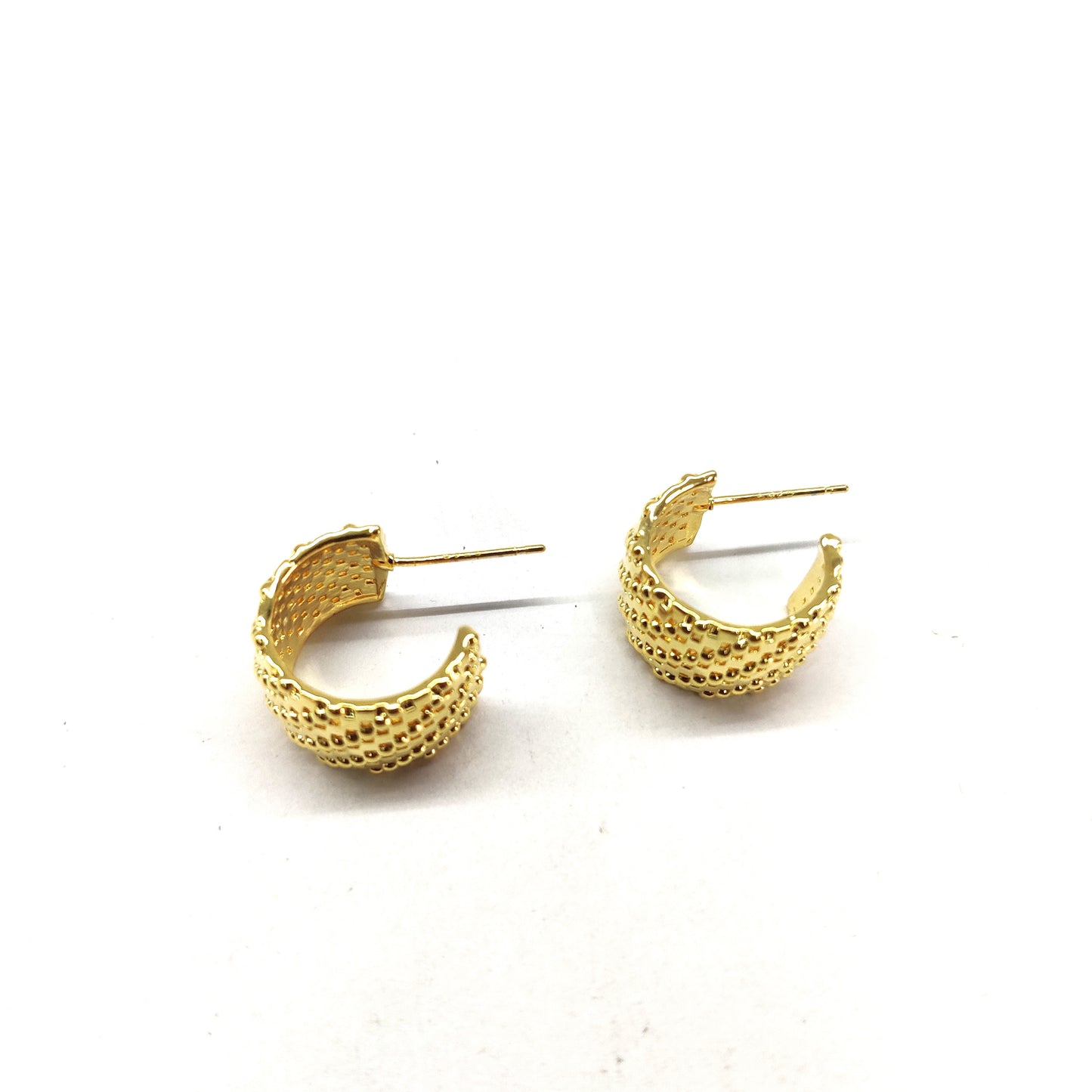 C design gold small stud earring