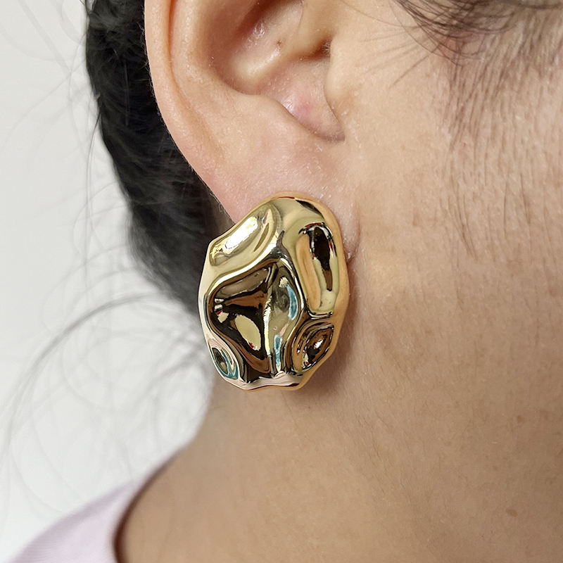 Trendy Pattern Stud Earring For Party Wear