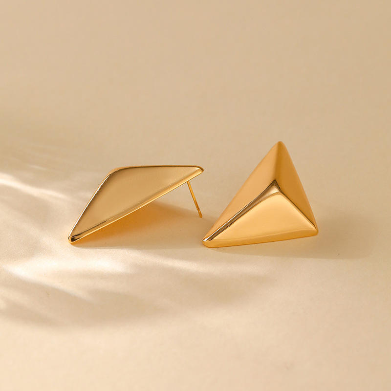 Triangular shape earning