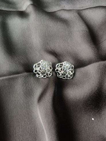 Flower design silver stud earring
