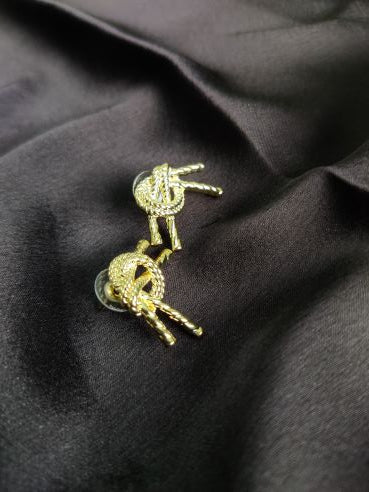 knot stud gold earring