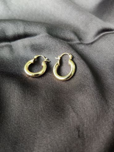 Light weight Small simple hoops