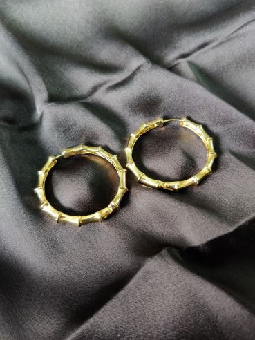 Zikzak design big golden hoops