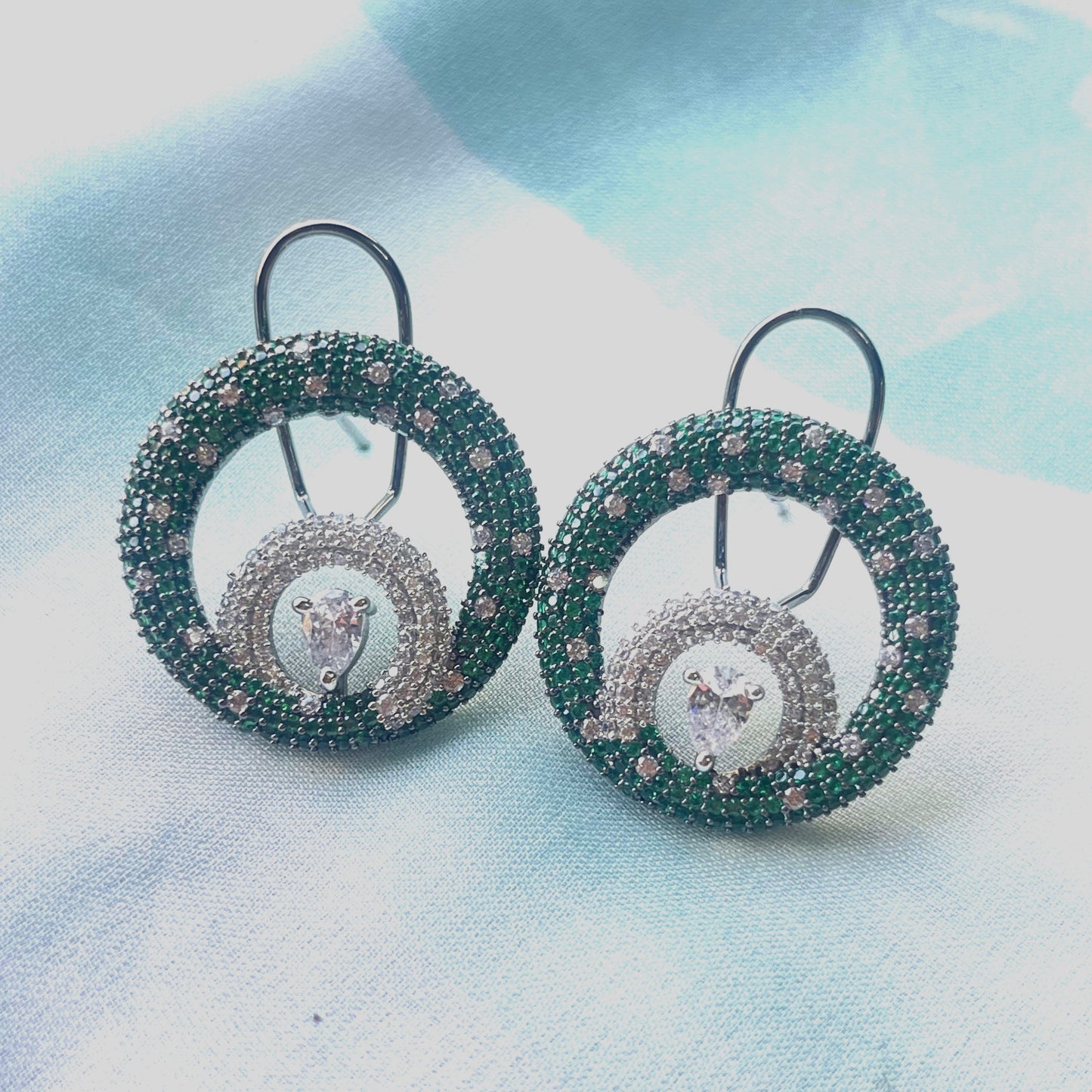 Green quartz round lock earring whit white stone for women