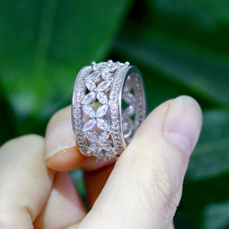 American diamonds hollow cut white gold luxury finger ring for girls