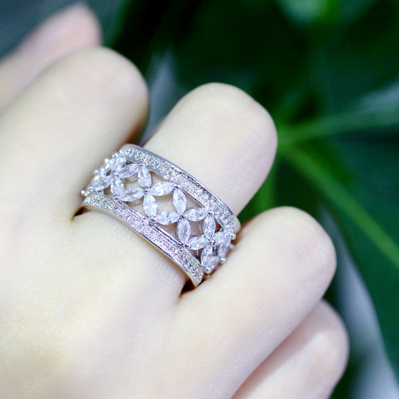 American diamonds hollow cut white gold luxury finger ring for girls