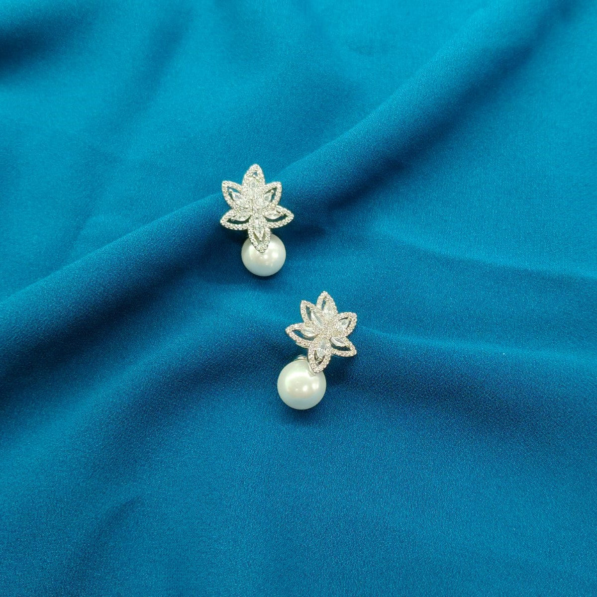 Classic simple style American diamonds micro pave with pearl stud earring for girls