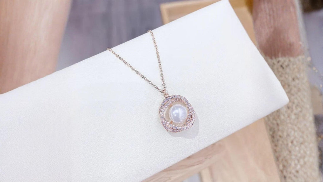 Customized Lockets for Women: The New Trend in Personalized Jewelry