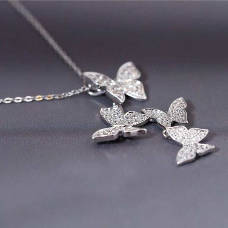 Small  pretty butterfly silver necklace