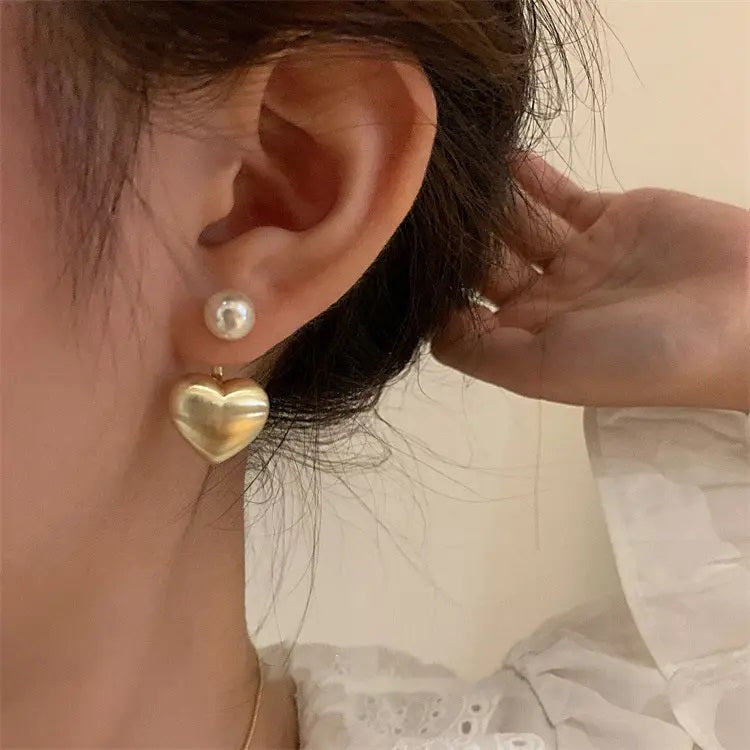 Gold matte finish heart stud earring