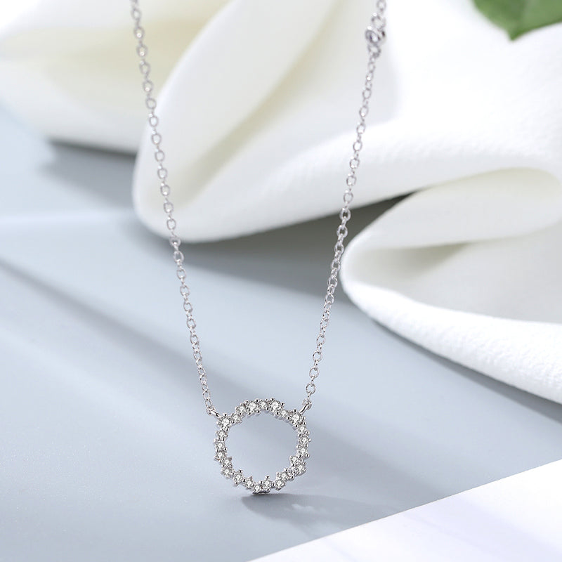 Simple crystal round silver necklace