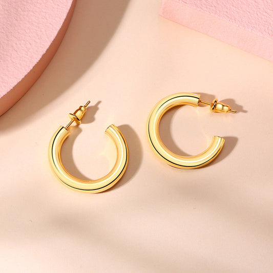 Chunky gold small earring