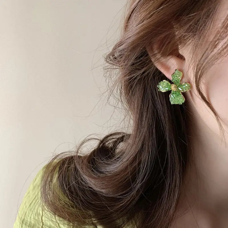 Green flower crystal stud earring 