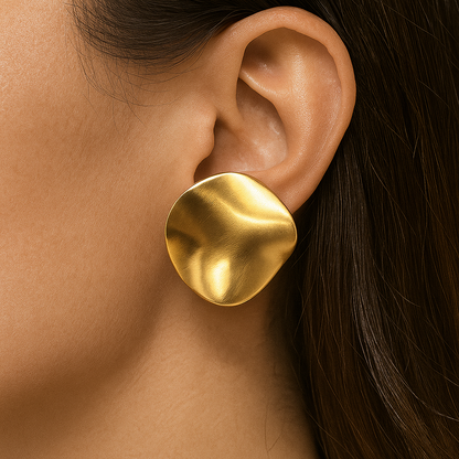 Curved shape gold tone earring