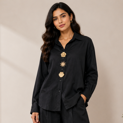 Simple Shirt With Elegance Broches