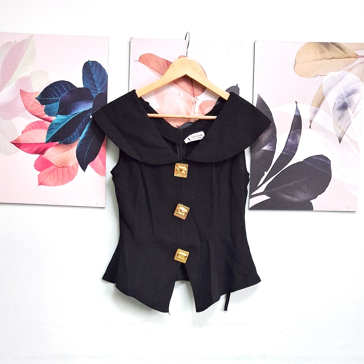 Square shape button V neck top